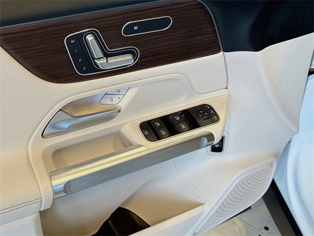 Certified 2025 Mercedes-Benz GLB 250 4MATIC image 17