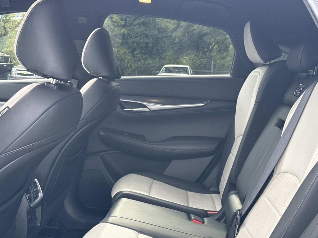 Certified 2023 INFINITI QX55 Luxe w/ Cargo Package image 18
