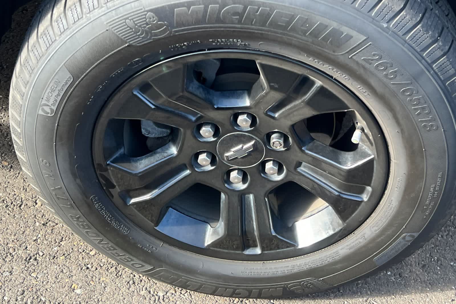 Used 2019 Chevrolet Suburban LT AWD/4WD image 15
