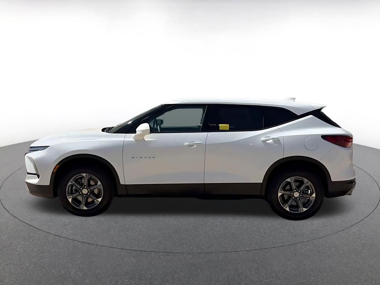 Used 2025 Chevrolet Blazer LT image 9
