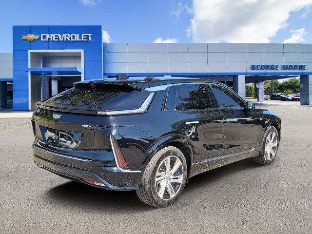 Certified 2024 Cadillac Lyriq Tech RWD image 4