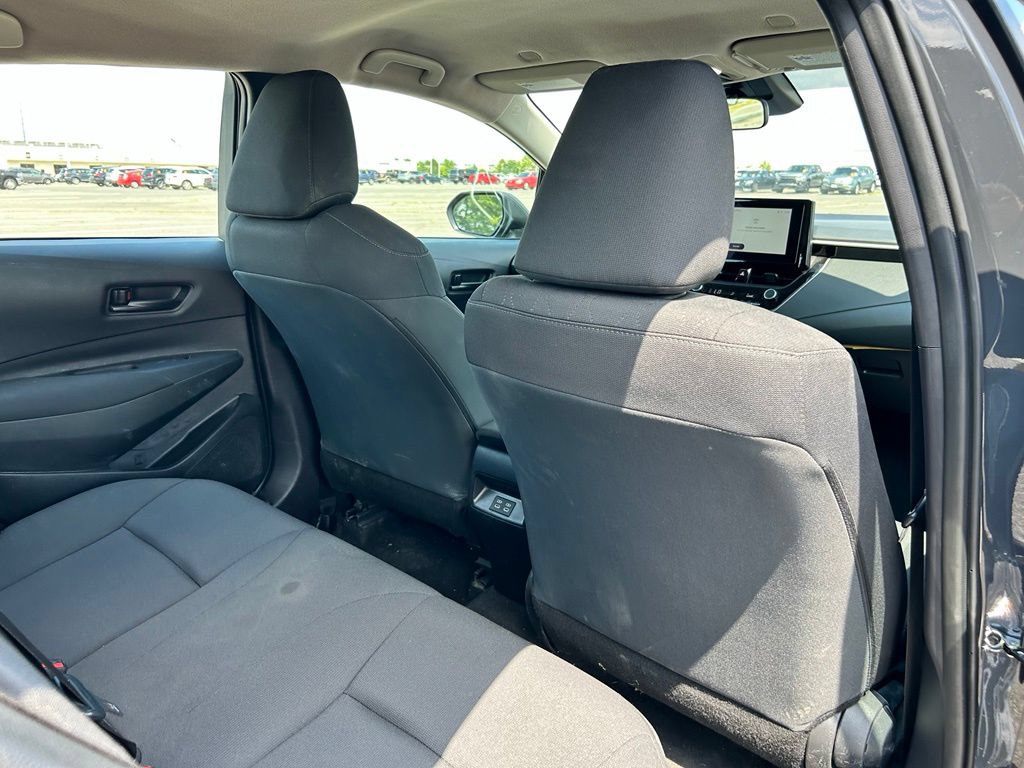 Used 2025 Toyota Corolla LE FWD image 17