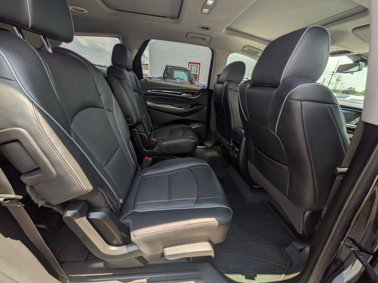 Used 2020 Buick Enclave Avenir w/ Avenir Technology Package AWD/4WD image 25