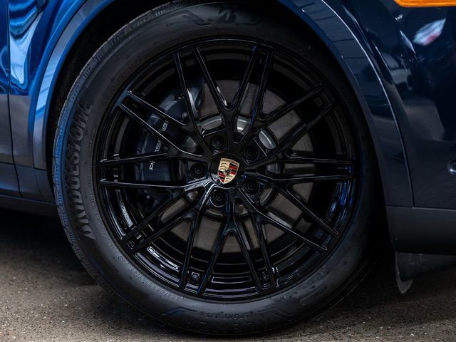 Certified 2025 Porsche Cayenne E-Hybrid image 19