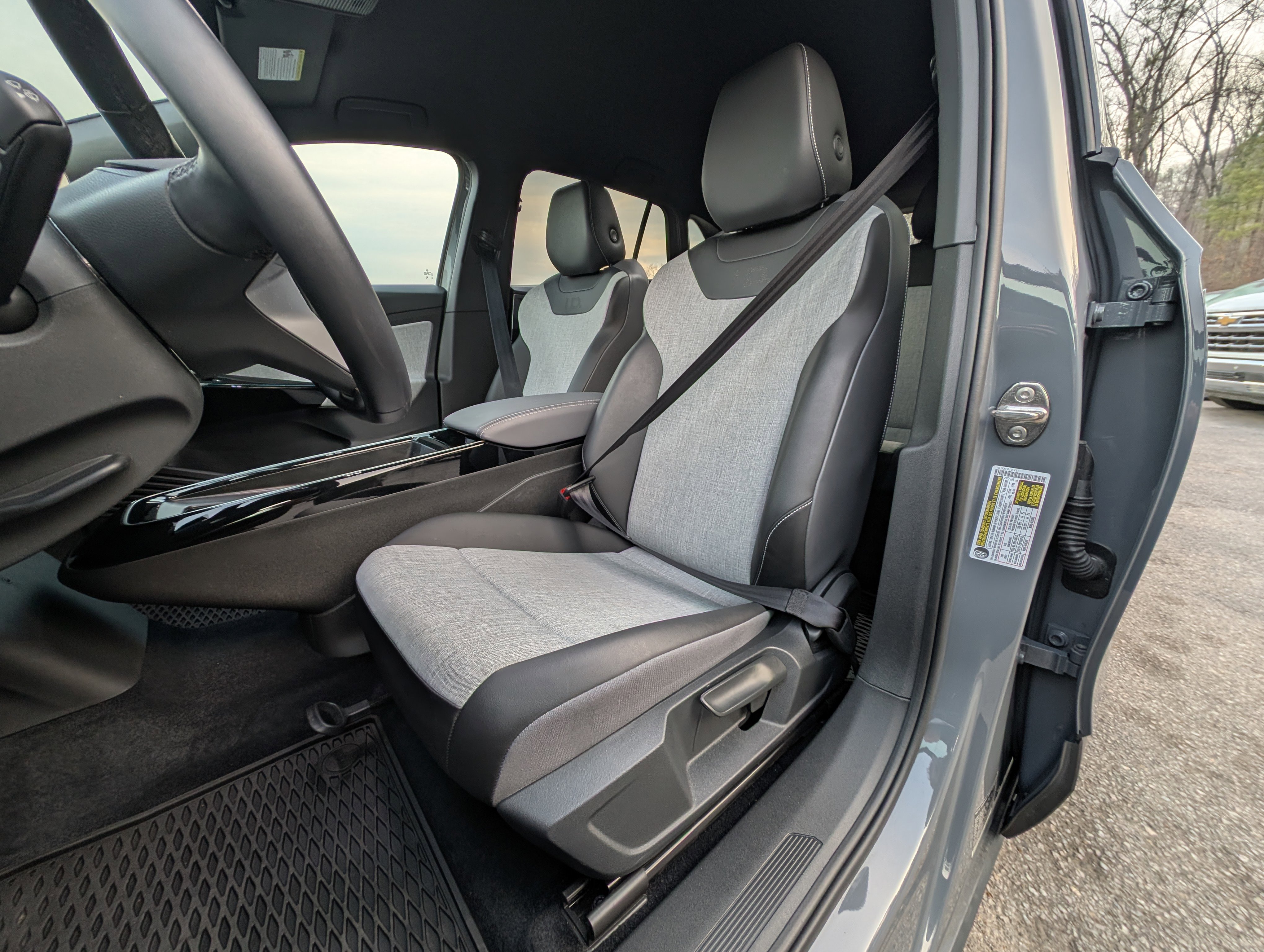 Used 2025 Volkswagen ID.4 Pro image 16