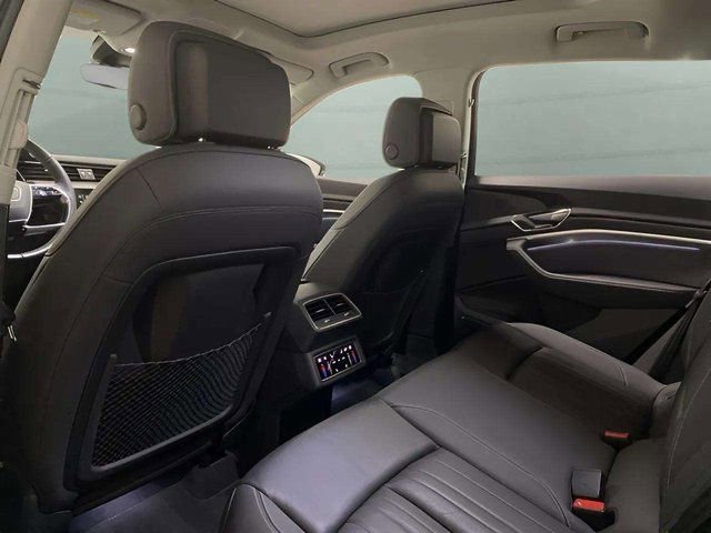 Used 2024 Audi Q8 e-tron Premium Plus w/ Premium Plus Package image 19