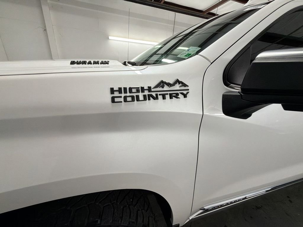 Certified 2024 Chevrolet Silverado 1500 High Country w/ Technology Package image 33
