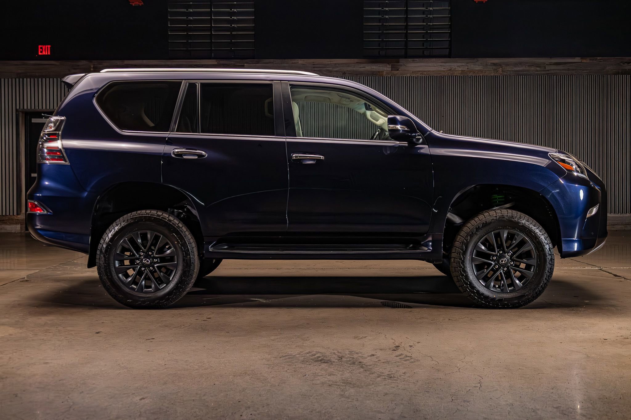 Used 2021 Lexus GX 460 Premium w/ Premium Package AWD/4WD image 10