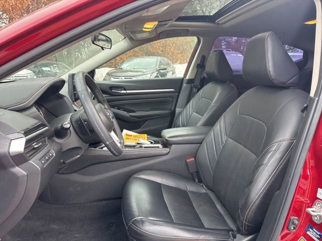 Used 2023 Nissan Altima 2.5 SR w/ SR Premium Package image 8