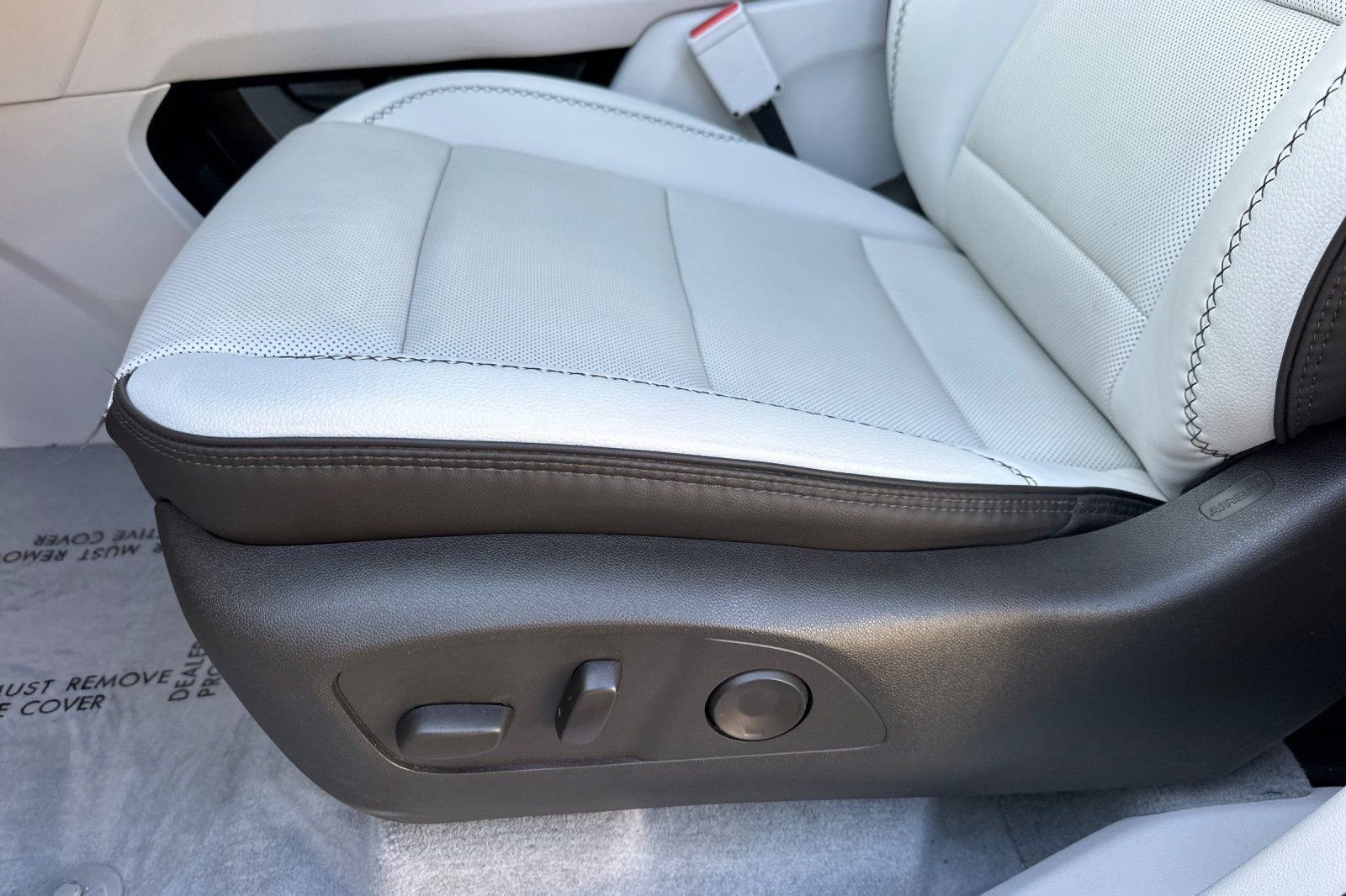 Certified 2025 GMC Acadia Denali w/ Super Cruise Package image 13