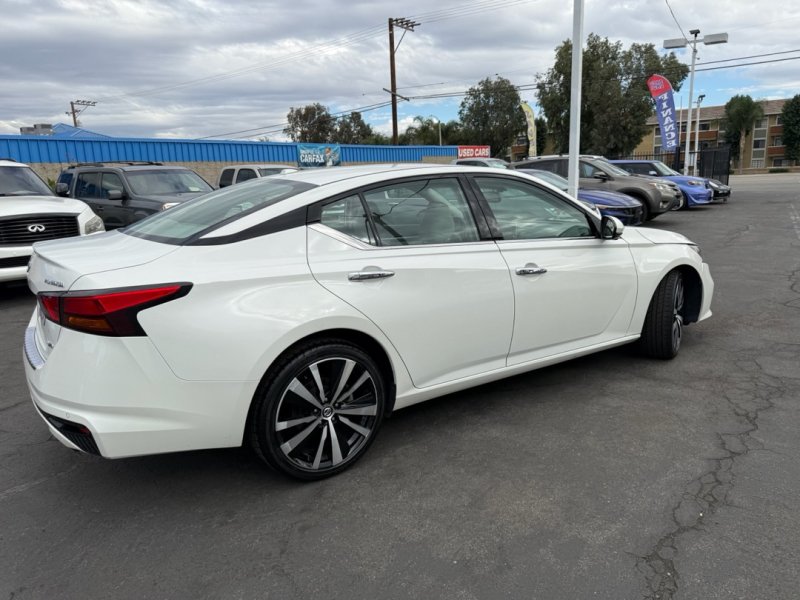 Used 2019 Nissan Altima 2.5 Platinum AWD/4WD image 12