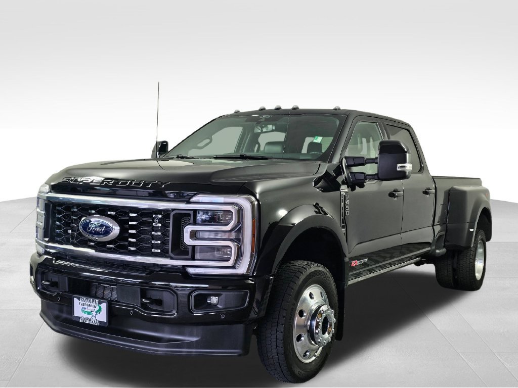 Certified 2025 Ford F450 Platinum w/ FX4 Off-Road Package AWD/4WD image 3