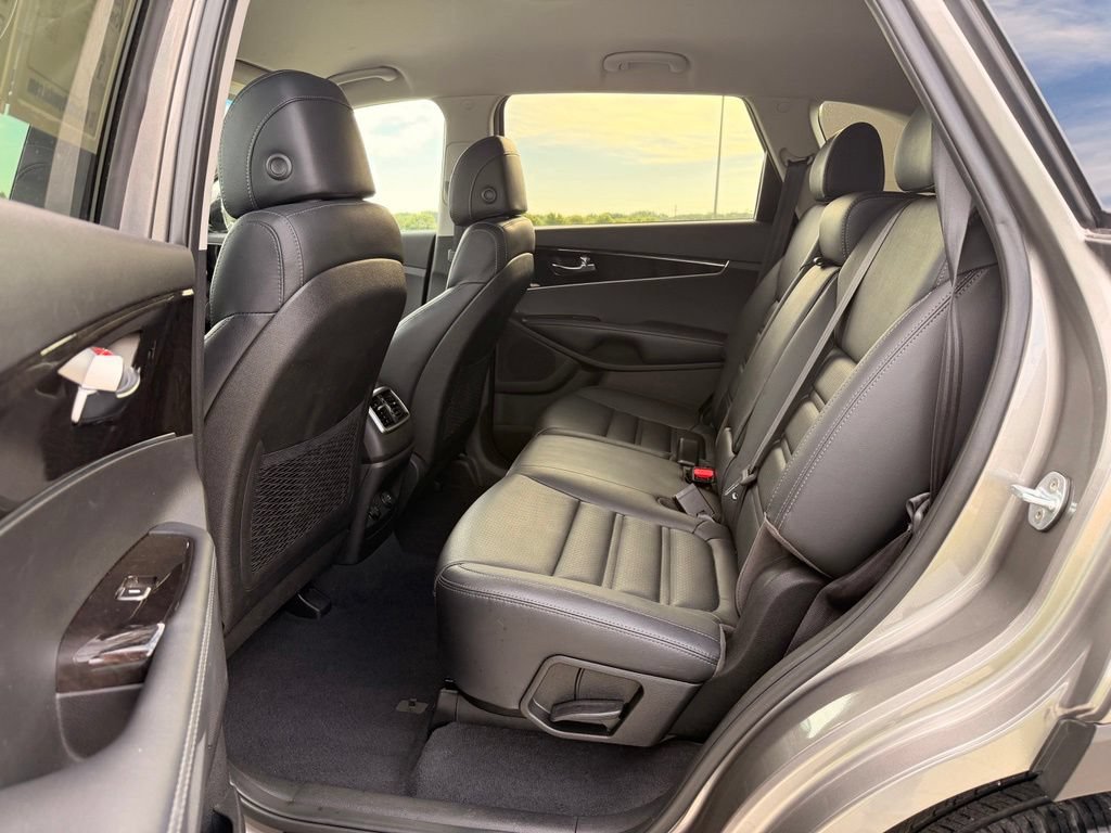 Used 2017 Kia Sorento FWD w/ LX Convenience Package image 5