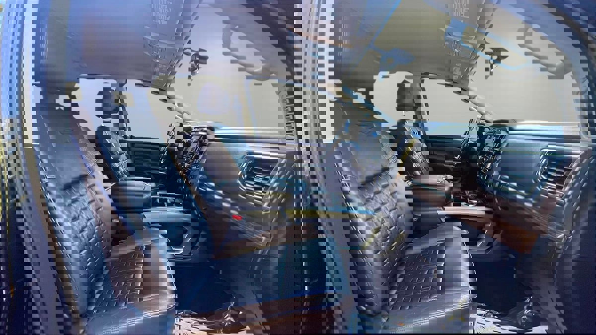 Used 2018 Nissan Titan Platinum Reserve image 13