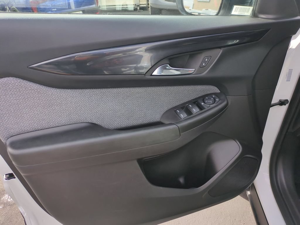 Used 2025 Chevrolet TrailBlazer LT AWD/4WD image 11