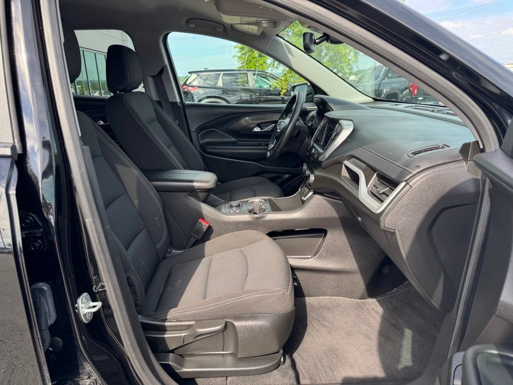 Used 2022 GMC Terrain SLE w/ Driver Convenience Package FWD image 16