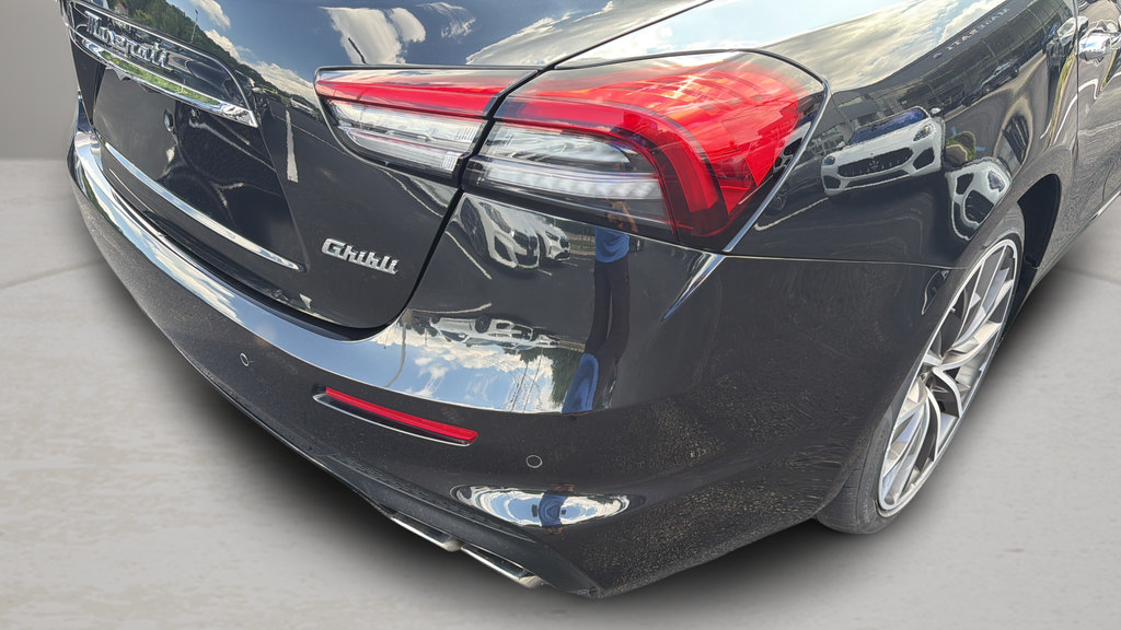 Used 2023 Maserati Ghibli Modena Q4 AWD/4WD image 11