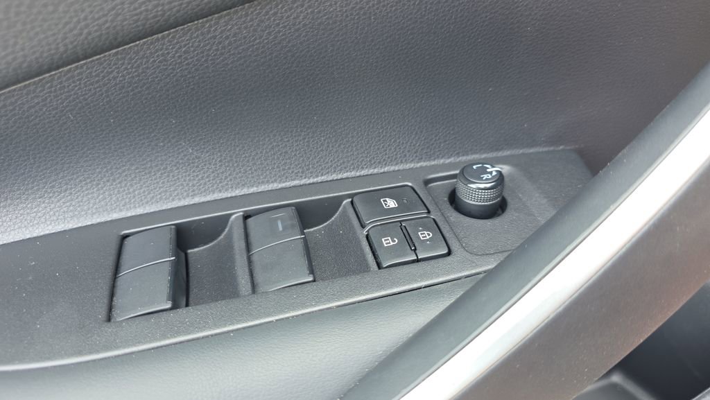 Used 2024 Toyota Corolla SE image 32