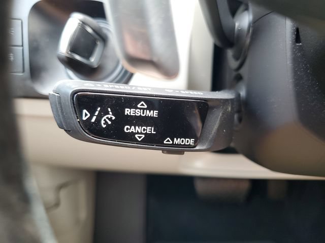 Used 2022 Porsche Cayenne Platinum Edition AWD/4WD image 24