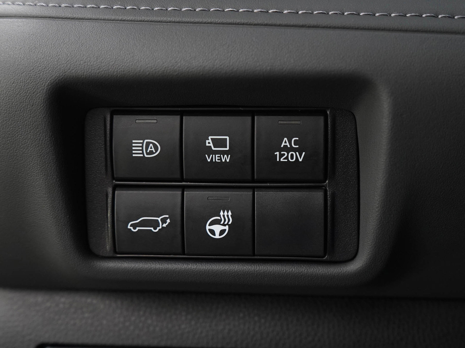 Used 2025 Toyota Highlander Platinum image 25