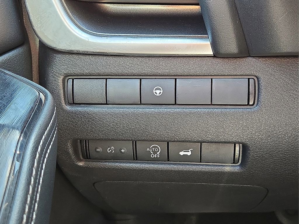 Used 2024 Nissan Rogue SV AWD/4WD image 25