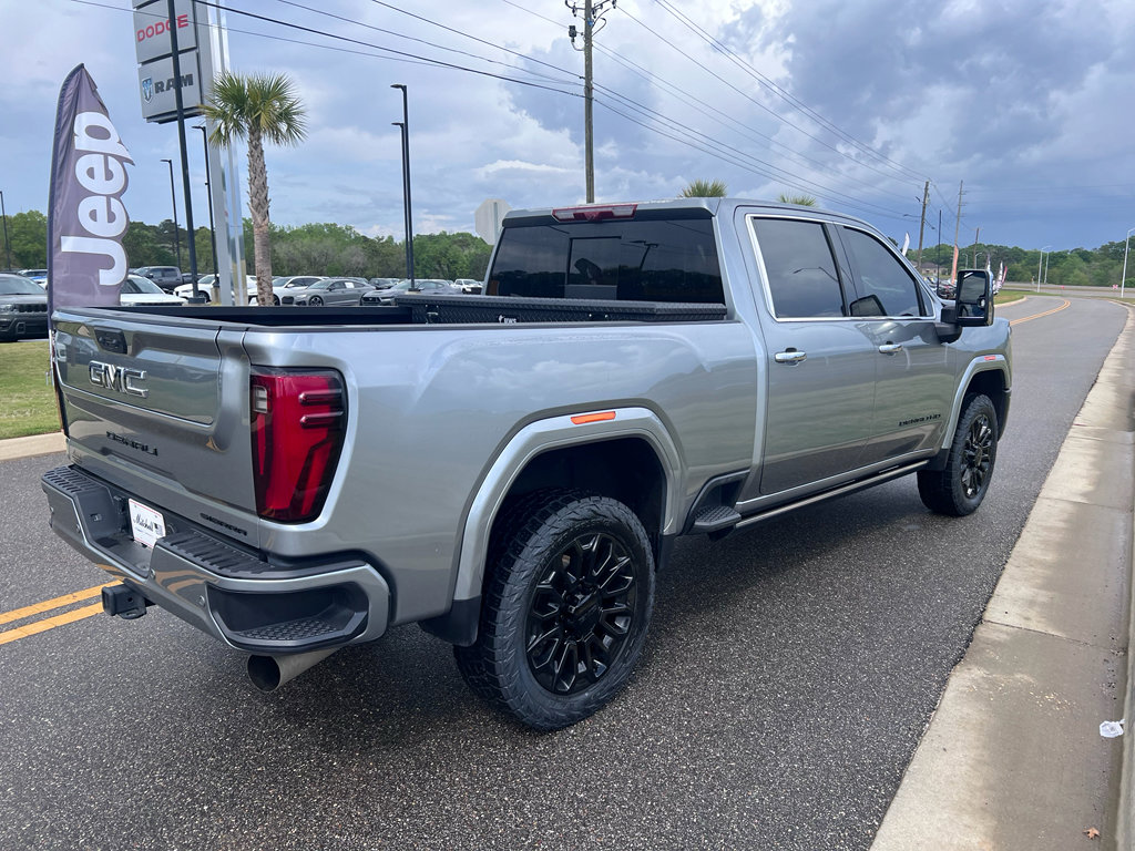 Used 2025 GMC Sierra 2500 Denali Ultimate image 8