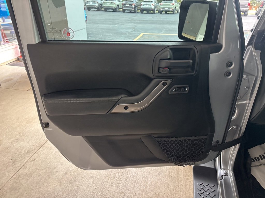 Used 2018 Jeep Wrangler Unlimited Sahara image 6