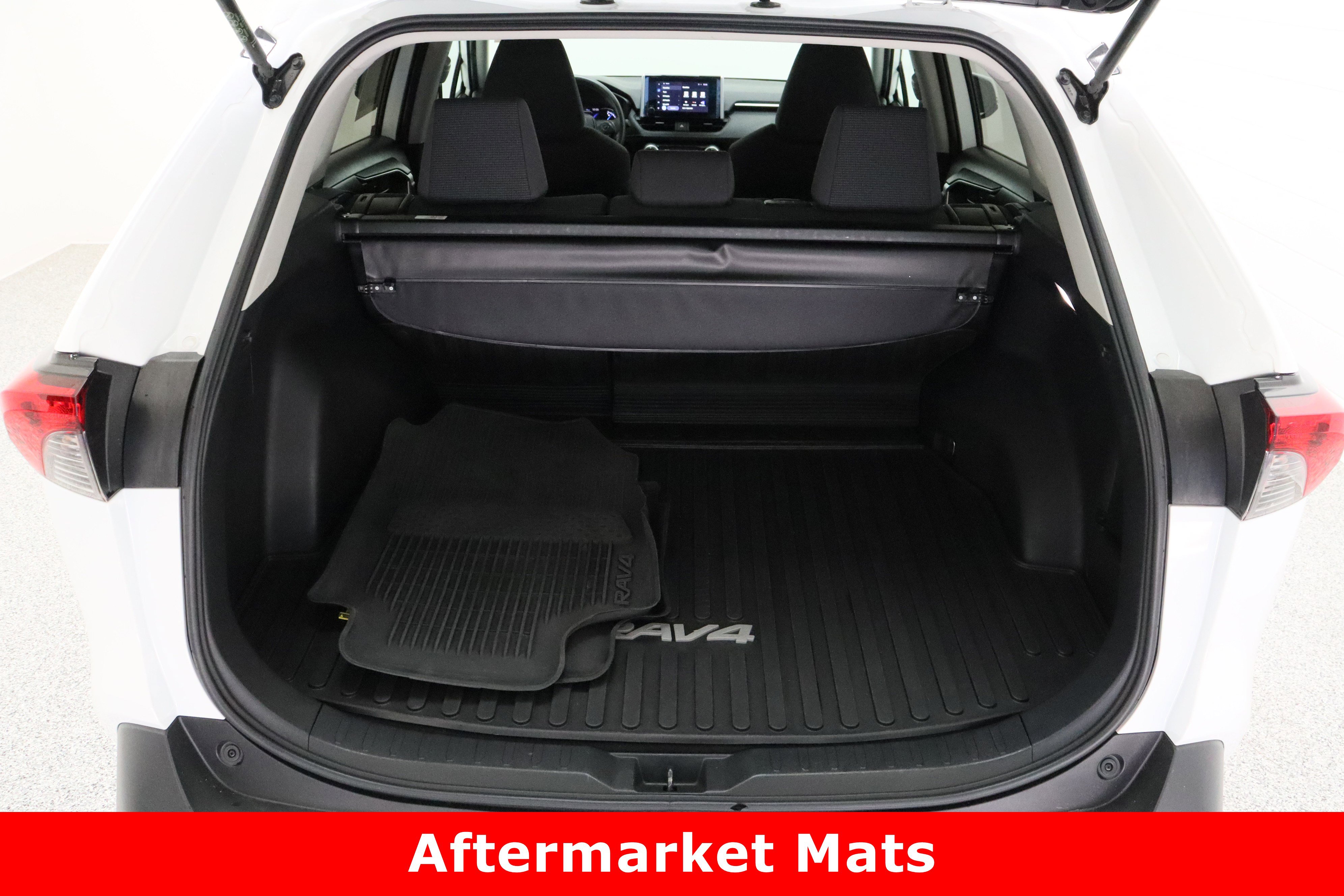 Used 2024 Toyota RAV4 LE AWD/4WD image 29