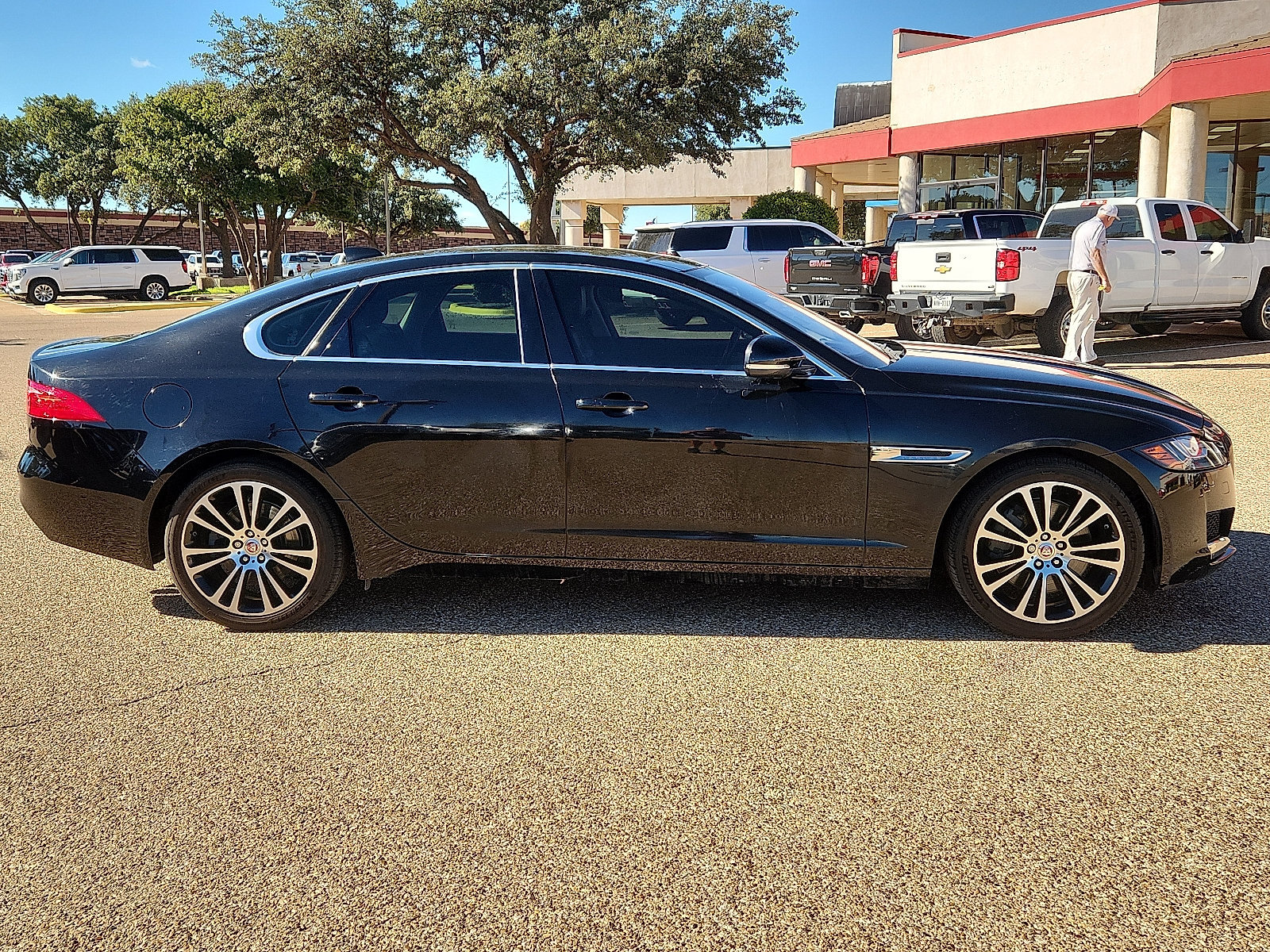 Used 2017 Jaguar XF Prestige RWD image 5