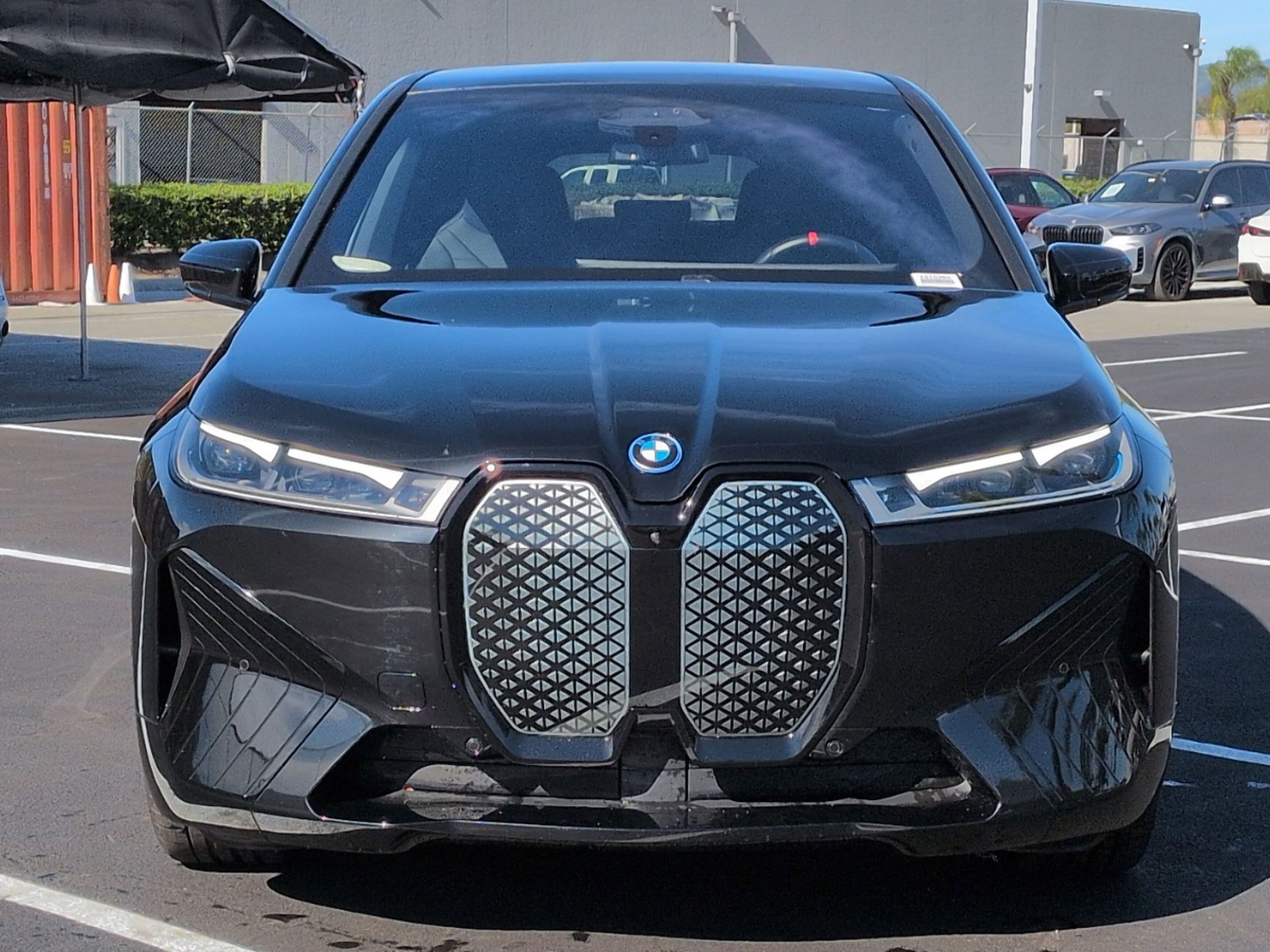 Used 2025 BMW iX M60 image 3