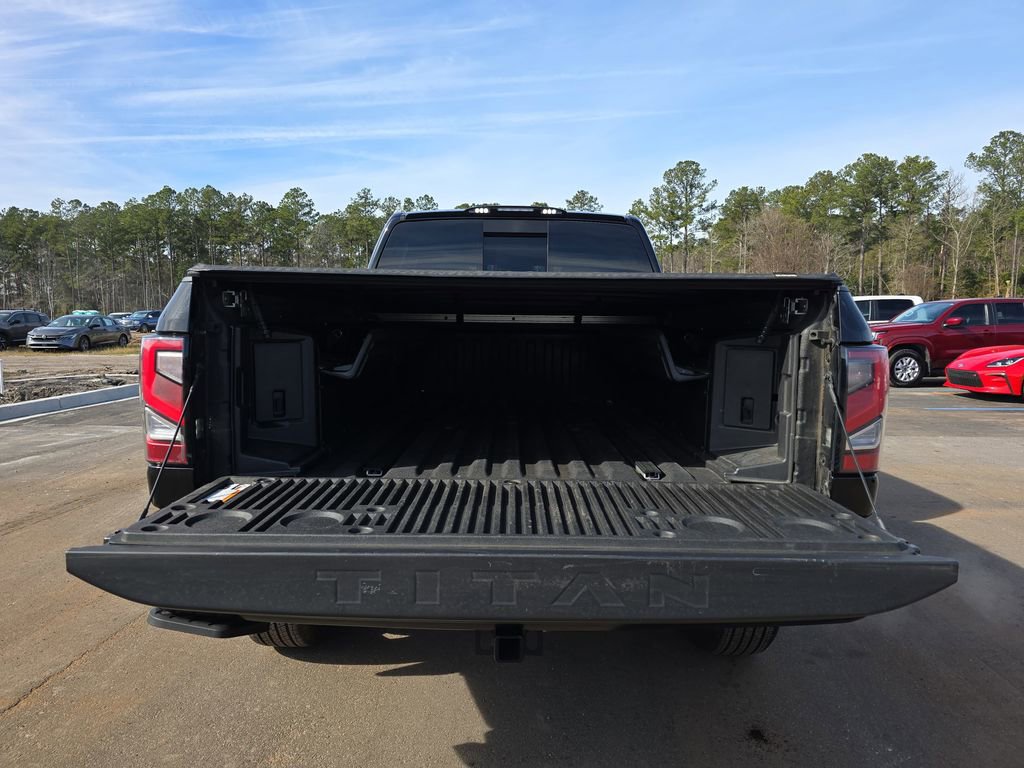 Used 2021 Nissan Titan PRO-4X w/ Pro-4x Convenience Package image 18