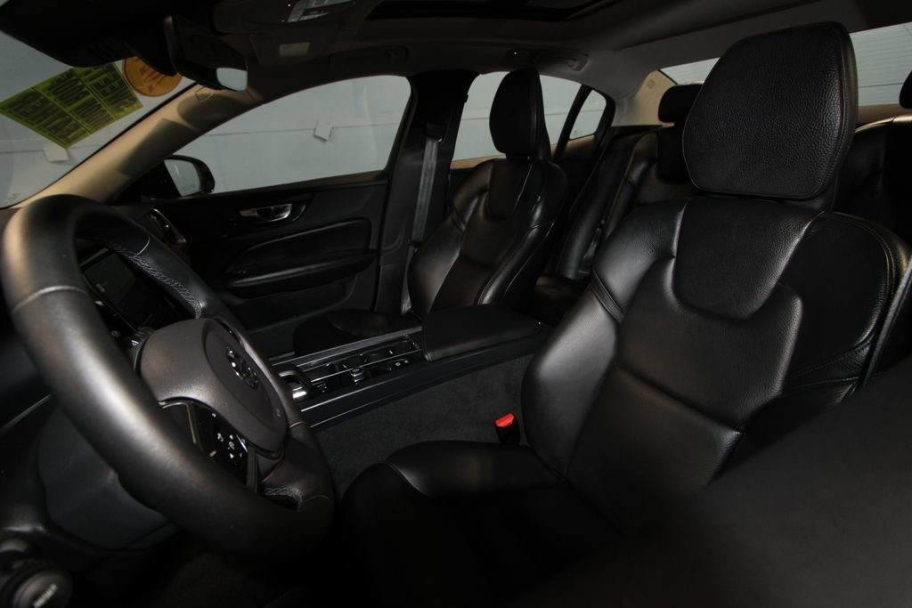 Used 2024 Volvo S60 B5 Plus AWD/4WD image 4