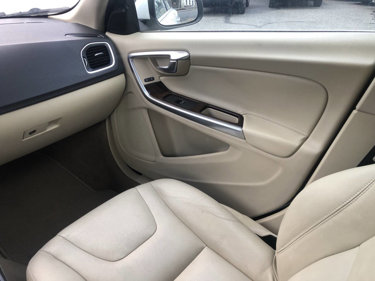 Used 2015 Volvo S60 T5 Premier Plus image 14