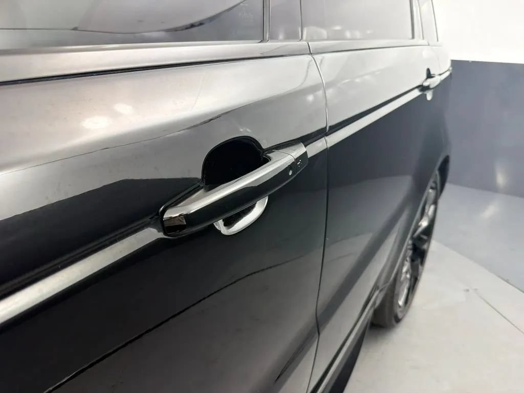 Used 2022 Land Rover Range Rover Sport HST AWD/4WD image 13