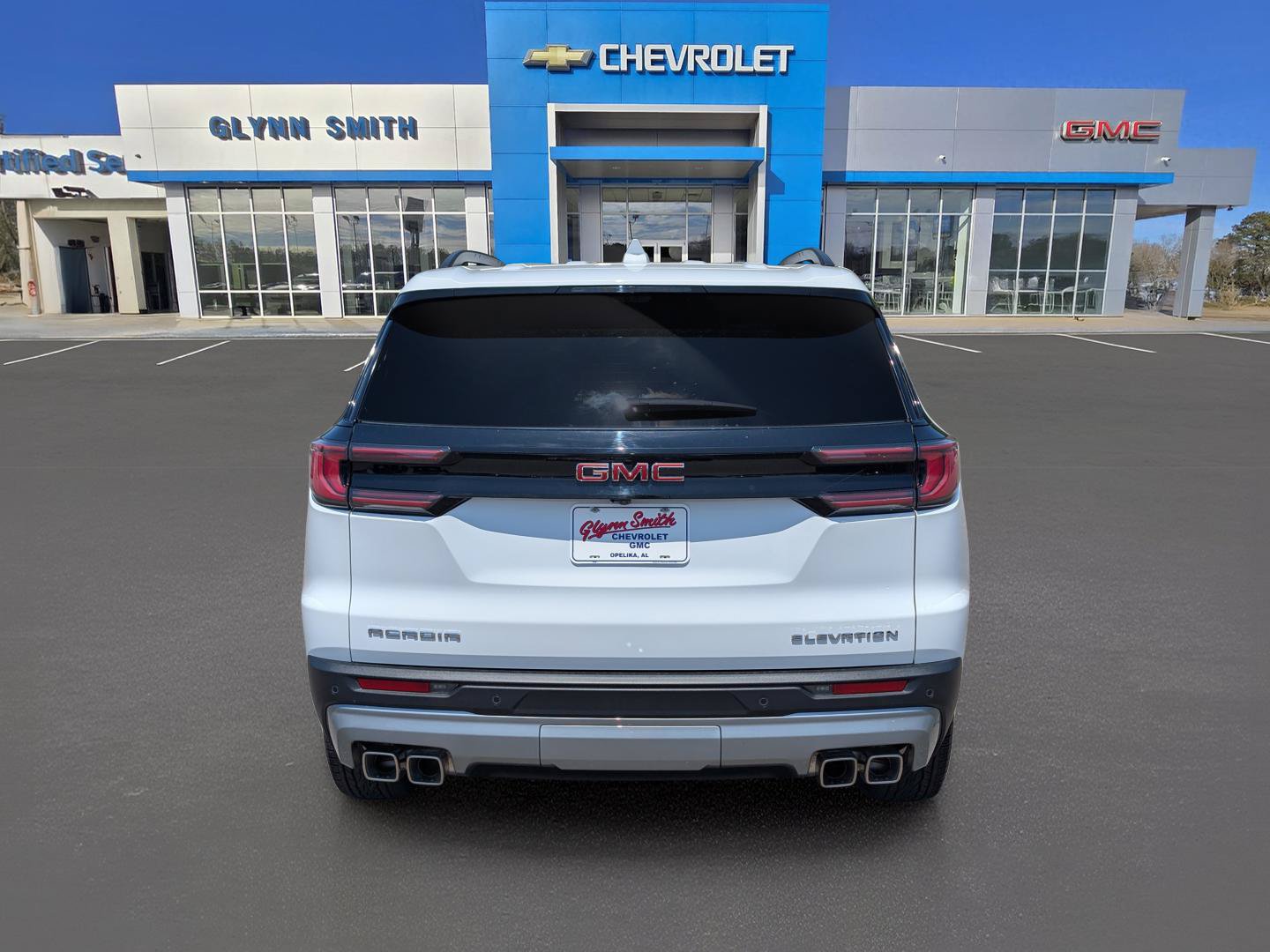 Used 2026 GMC Acadia Elevation w/ Elevation Premium Package FWD image 9