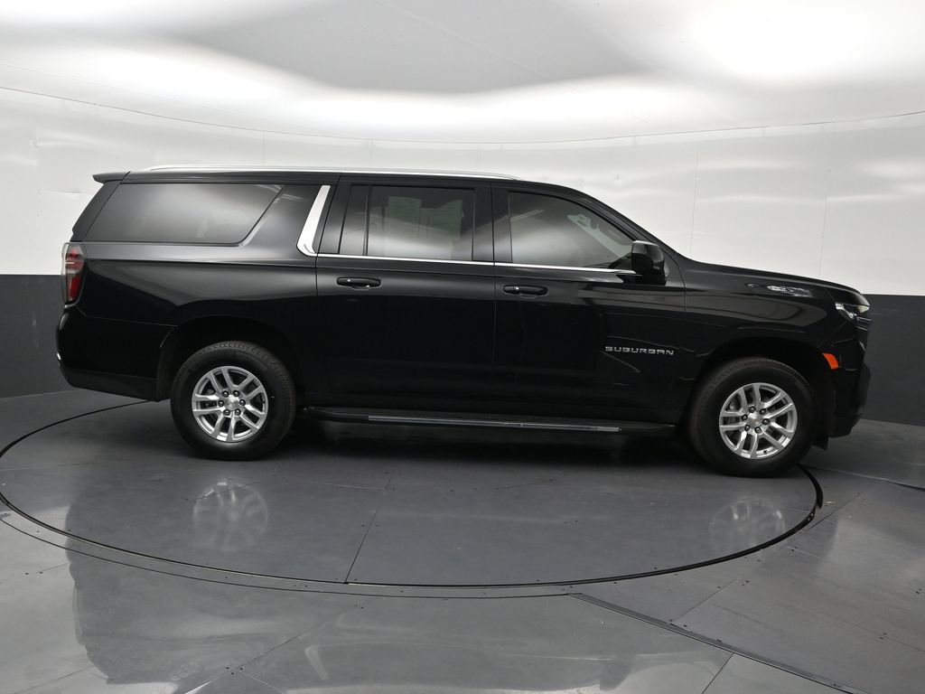 Used 2024 Chevrolet Suburban LS RWD image 7