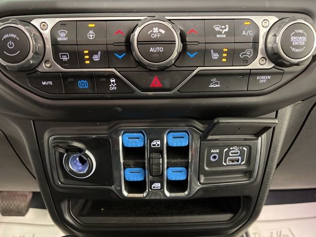 Used 2022 Jeep Wrangler Unlimited Sahara w/ Cold Weather Group image 27
