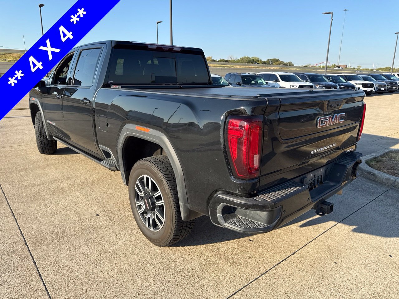 Used 2023 GMC Sierra 2500 AT4 w/ AT4 Preferred Package AWD/4WD image 8