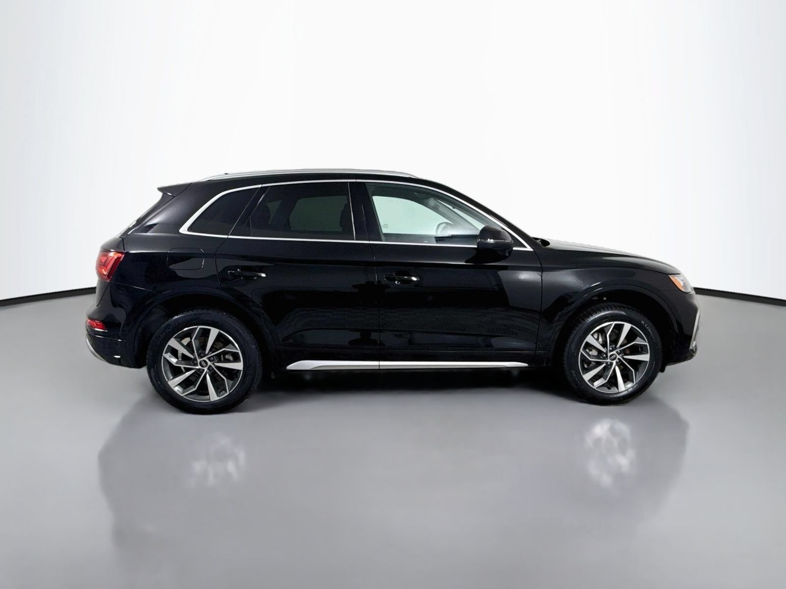 Certified 2024 Audi Q5 2.0T Premium Plus w/ Premium Plus Package AWD/4WD image 8