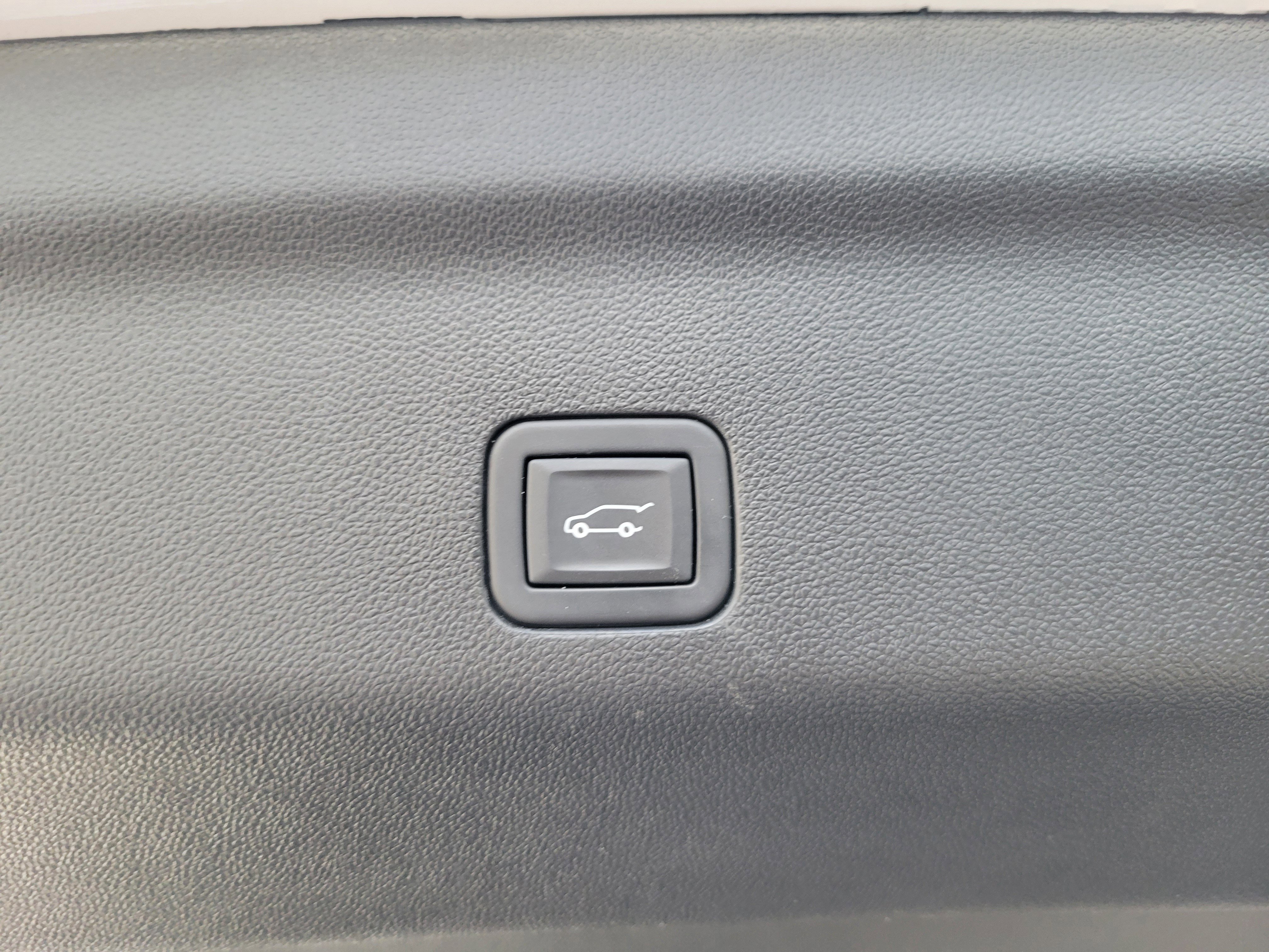 Used 2024 Chevrolet Suburban Premier w/ Premium Package image 19