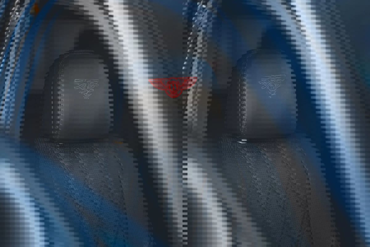 Used 2015 Bentley Flying Spur V8 image 52