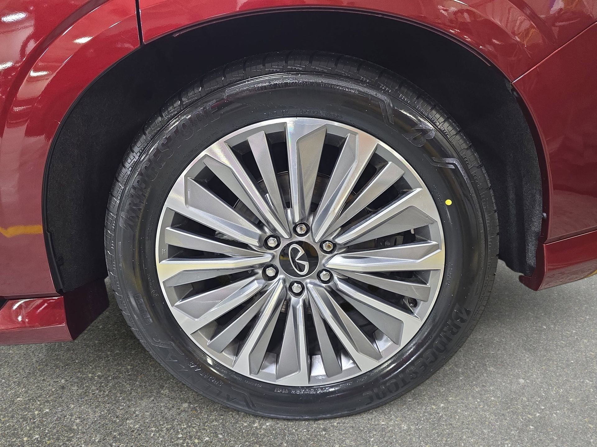 Certified 2025 INFINITI QX80 Sensory AWD/4WD image 32