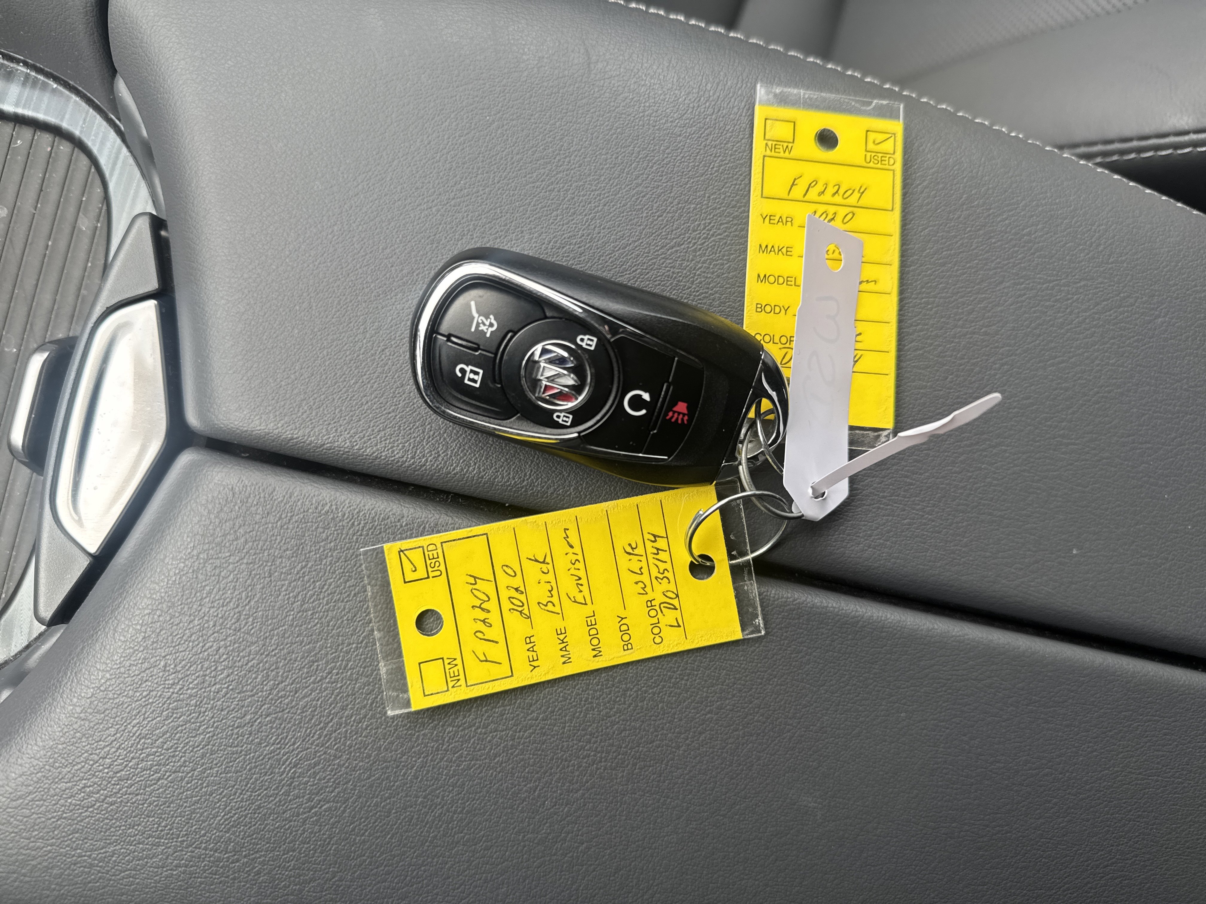 Used 2020 Buick Envision Essence image 28