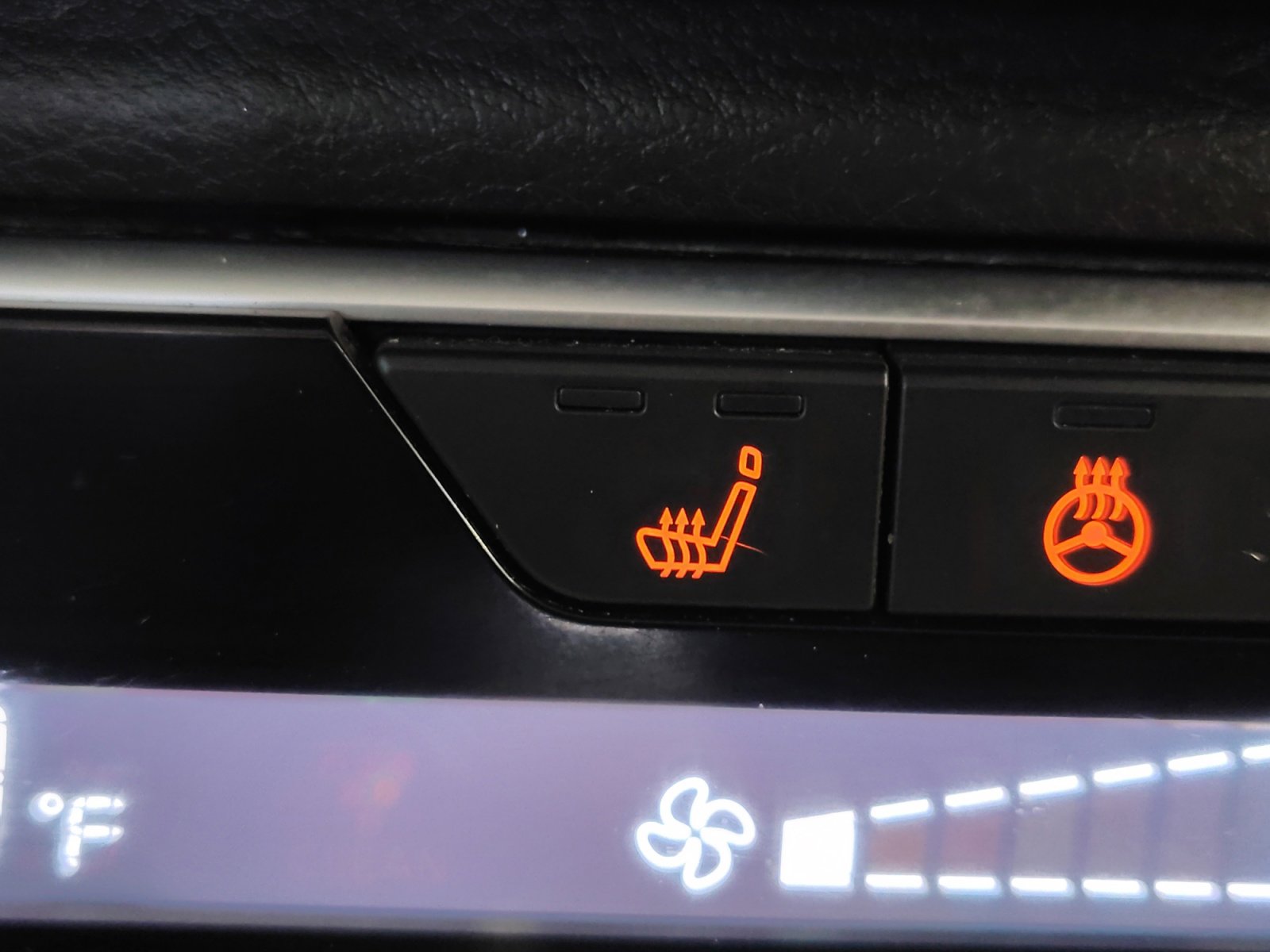 Used 2022 Nissan Sentra SV w/ SV Premium Package image 25