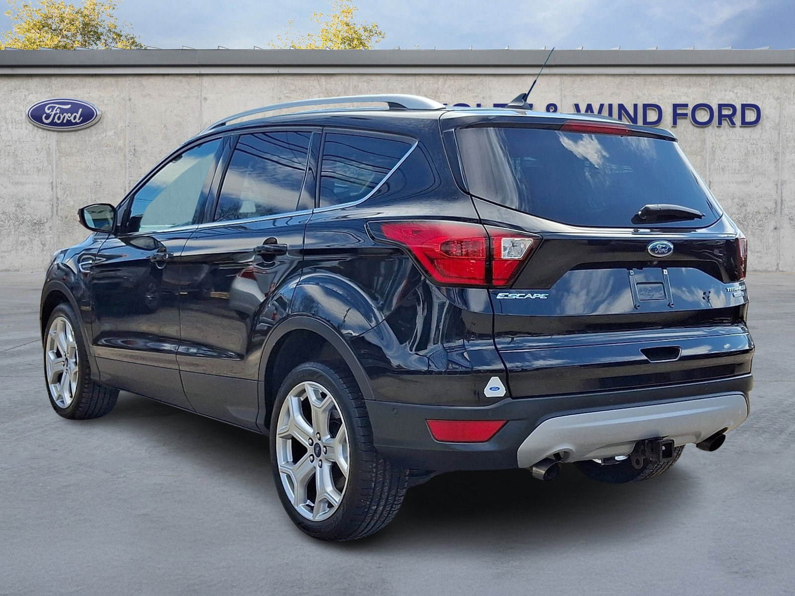 Certified 2019 Ford Escape Titanium AWD/4WD image 4