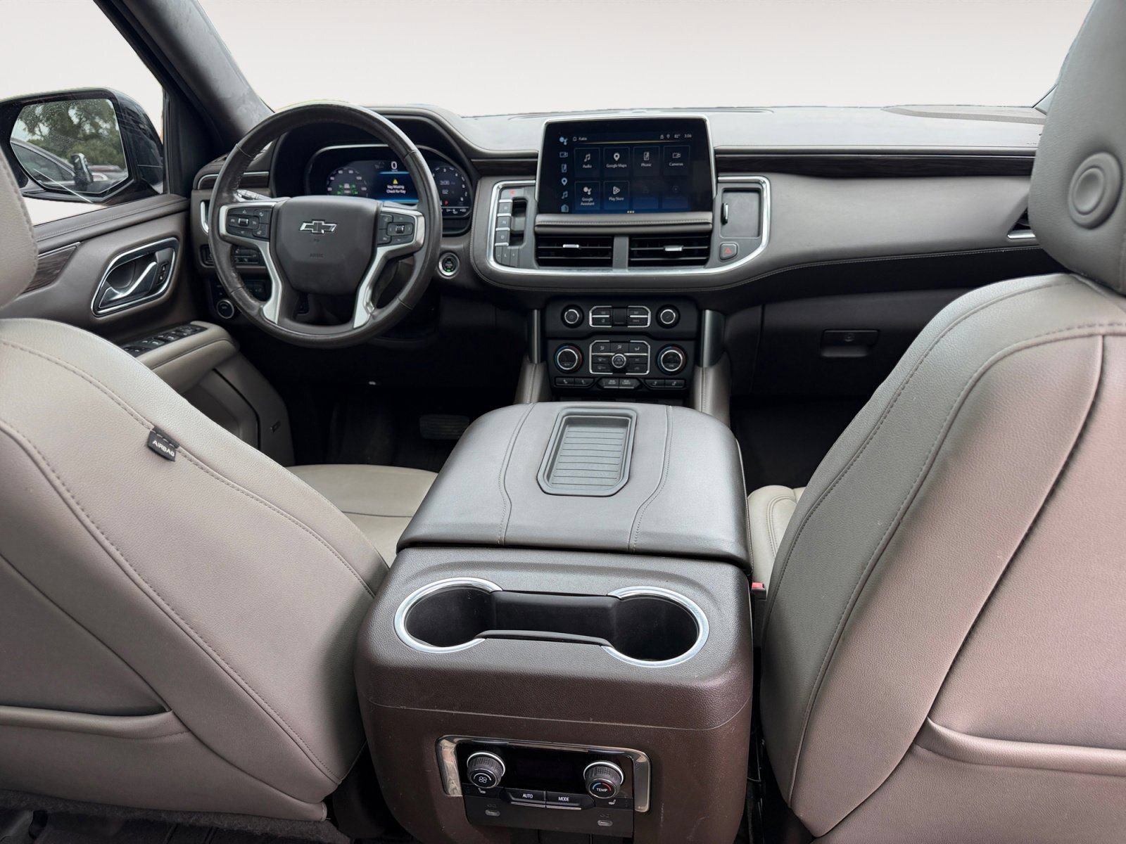 Used 2022 Chevrolet Tahoe Z71 w/ Luxury Package AWD/4WD image 10