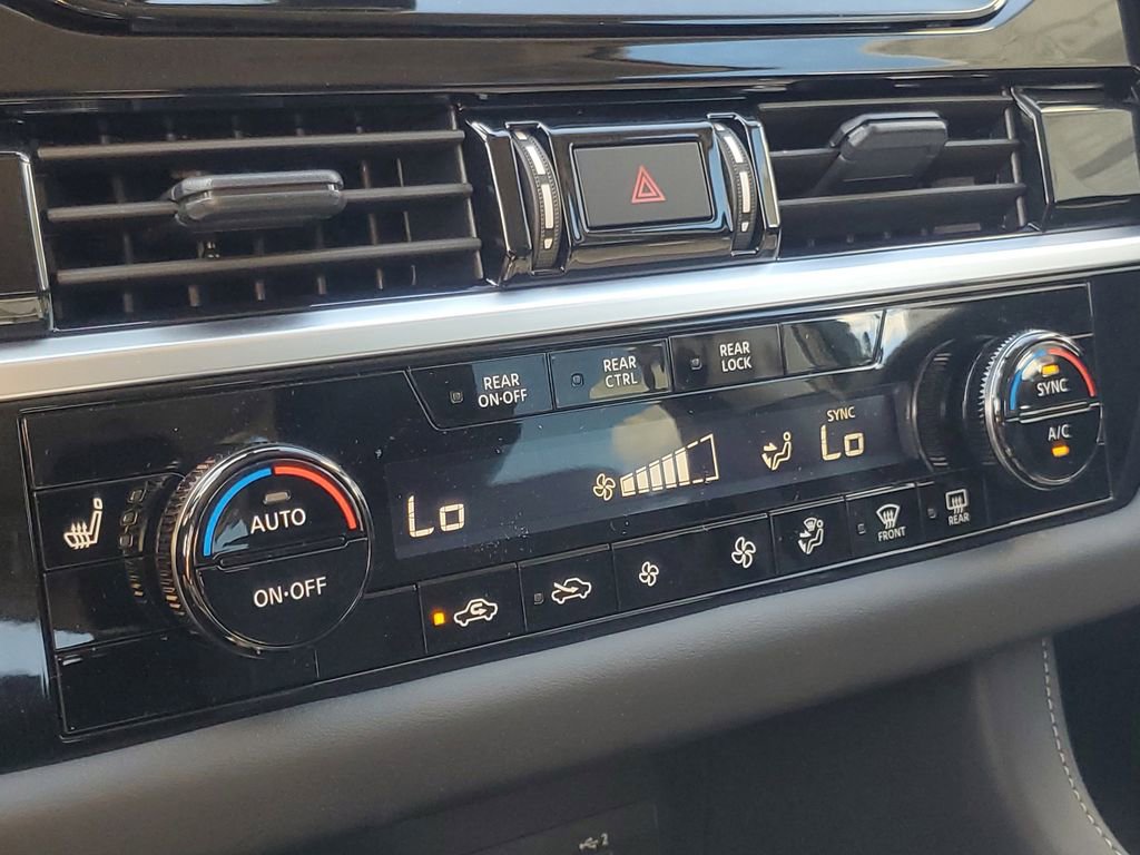 New 2025 Nissan Pathfinder SV w/ Black Appearance Package image 21