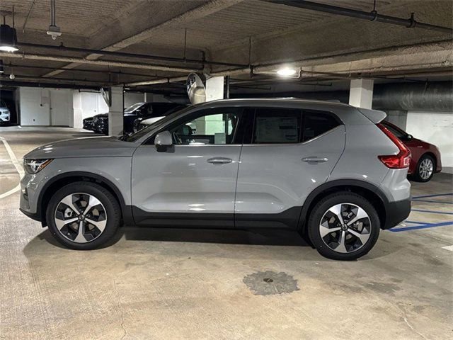 New 2025 Volvo XC40 B5 Core w/ Protection Package Premier image 4