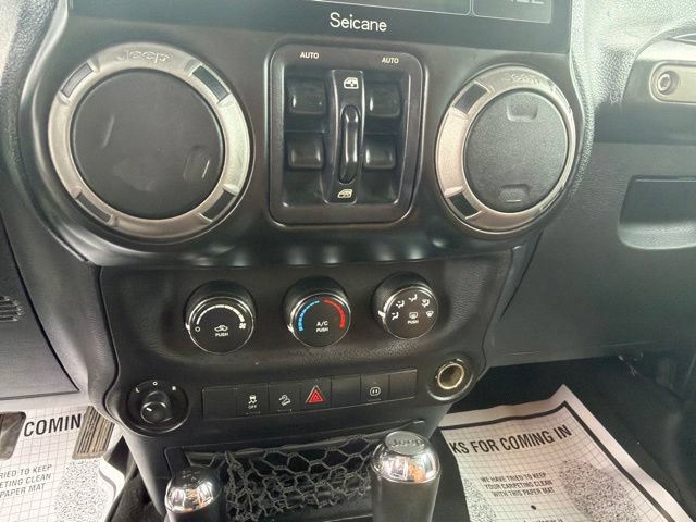 Used 2015 Jeep Wrangler Unlimited Sport w/ Quick Order Package 24S AWD/4WD image 18