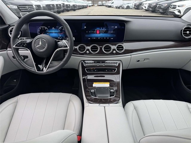 Certified 2022 Mercedes-Benz E 350 4MATIC Sedan image 5